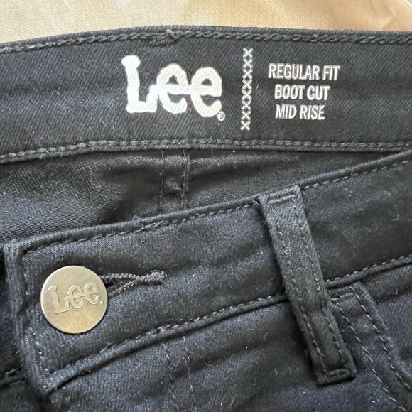 Women’s Legendary Regular Bootcut Jean In Black - Picture 3 of 6